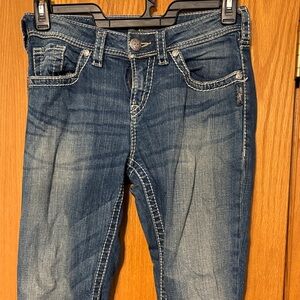 Silver Jeans Dark Blue Capris